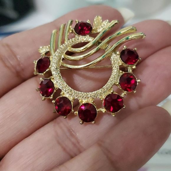 Ruby Rhinestone Brooch Pin, Goldtone - Picture 6 of 8